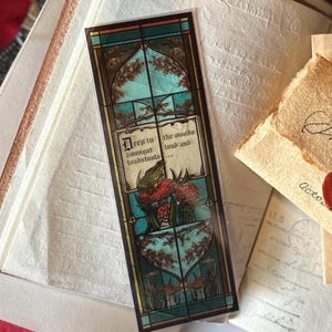 Marcapáginas de vitrales "Woodland Tales" / Marcapáginas transparente "Bosque de setas" / Diseño acogedor de sapo y hongo otoñal de cuento de hadas