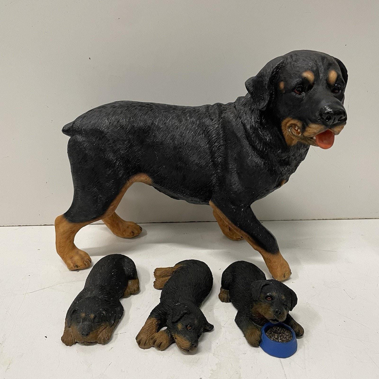 Figurine Sandicast Rhodesian Ridgeback Allongé – Sculpture Réaliste Chien Fidèle – Collection Animaux