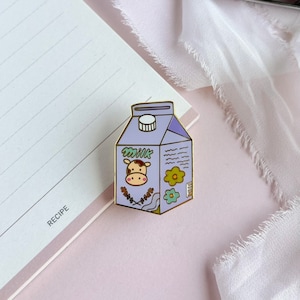 Pin de esmalte de leche de lavanda: pin lindo, pin de leche, pin de vaca, pin de comida, kawaii, marlene vega