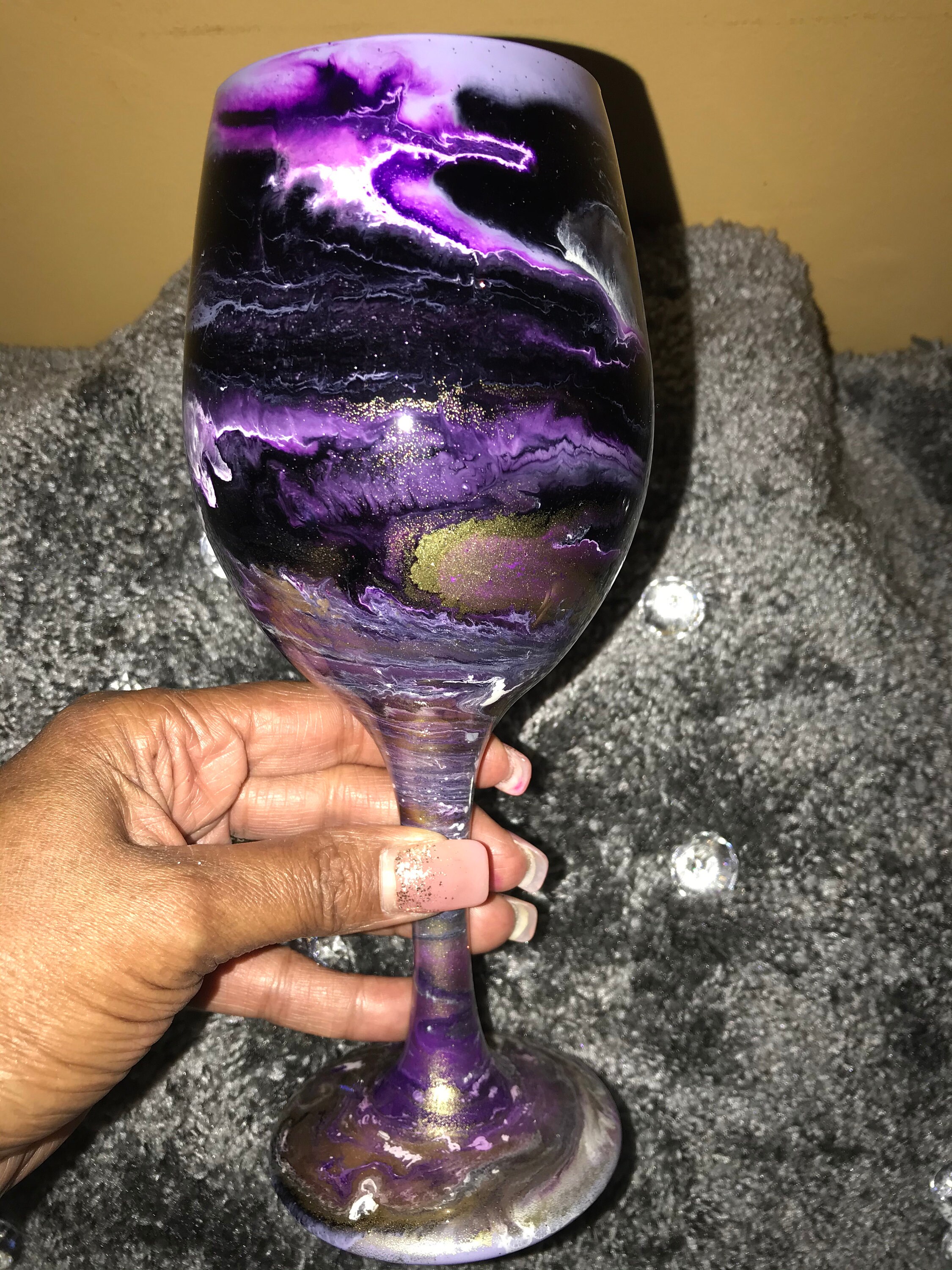 Uniquely marble effect amethyst and gold wine glass.No two glasses wi…
