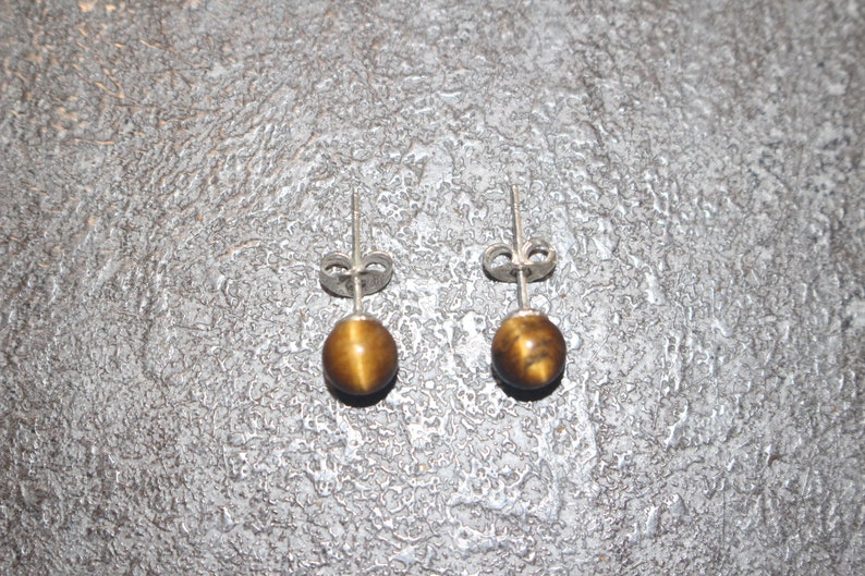 Earring: tiger's eye nails image 3