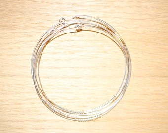 7-ring weekly bracelet