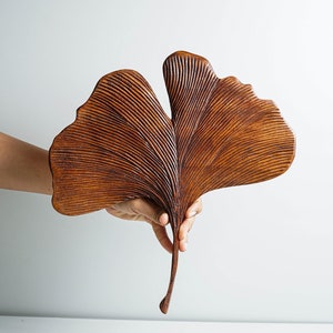 Wooden Ginkgo Leaf Wall Figurine, Wood Carving, Ginkgophyta Leaf Wall Art, Hanging Wall Ornament, Handmade, Room Decor, Gift for Girlfriend