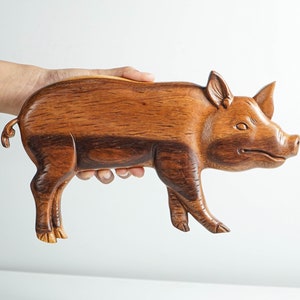 Pig Wood Wall Decor, Animal Wood Carving, figurine, Hand Carved, Hanging Sculpture, Wooden Ornament, Farmhouse Decor, Pig Lovers Gift