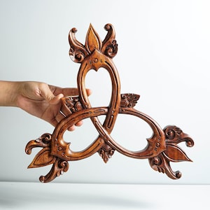 Hanging Trishul Wall Art, Trishul Shiva Ornament, Wood Carving, Wall Decor, Trident Divine Lord shiva, Living Room Decor, Memorial Gift