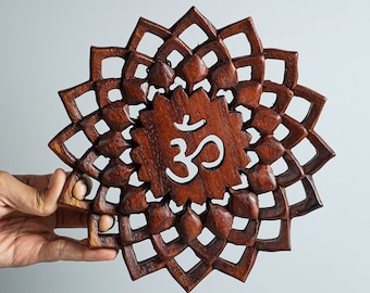 Kronchakraskulptur, Sahasrara Chakra i trä, antik staty, träsnideri, mandala-väggdekor, hängande staty, rumsdekor, present till mamma