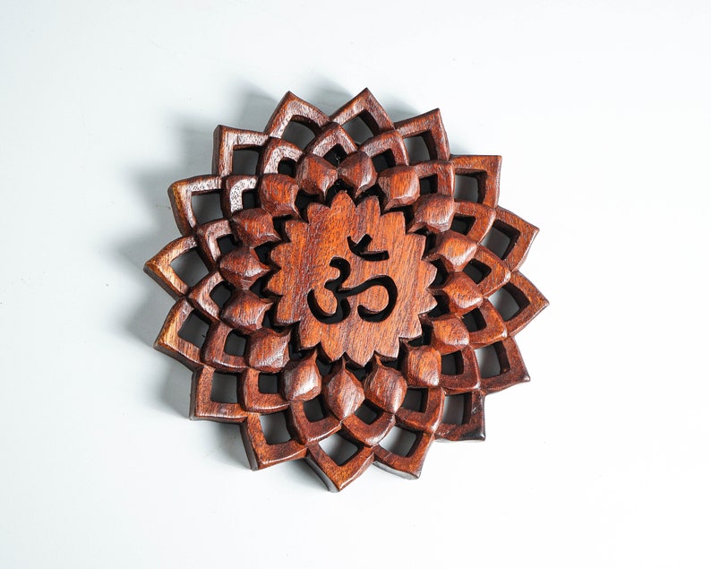 Kronchakraskulptur, Sahasrara Chakra i trä, antik staty, träsnideri, mandala-väggdekor, hängande staty, rumsdekor, present till mamma bild 4