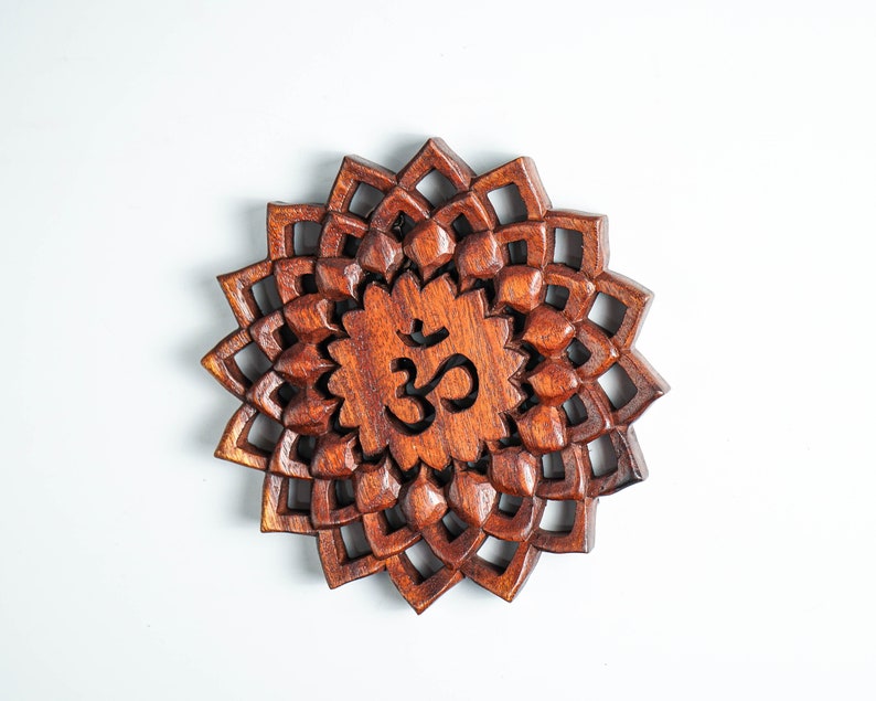 Kronchakraskulptur, Sahasrara Chakra i trä, antik staty, träsnideri, mandala-väggdekor, hängande staty, rumsdekor, present till mamma bild 5
