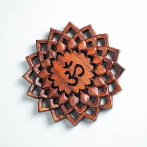 Kronchakraskulptur, Sahasrara Chakra i trä, antik staty, träsnideri, mandala-väggdekor, hängande staty, rumsdekor, present till mamma bild 3
