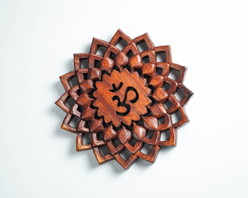 Kronchakraskulptur, Sahasrara Chakra i trä, antik staty, träsnideri, mandala-väggdekor, hängande staty, rumsdekor, present till mamma bild 3
