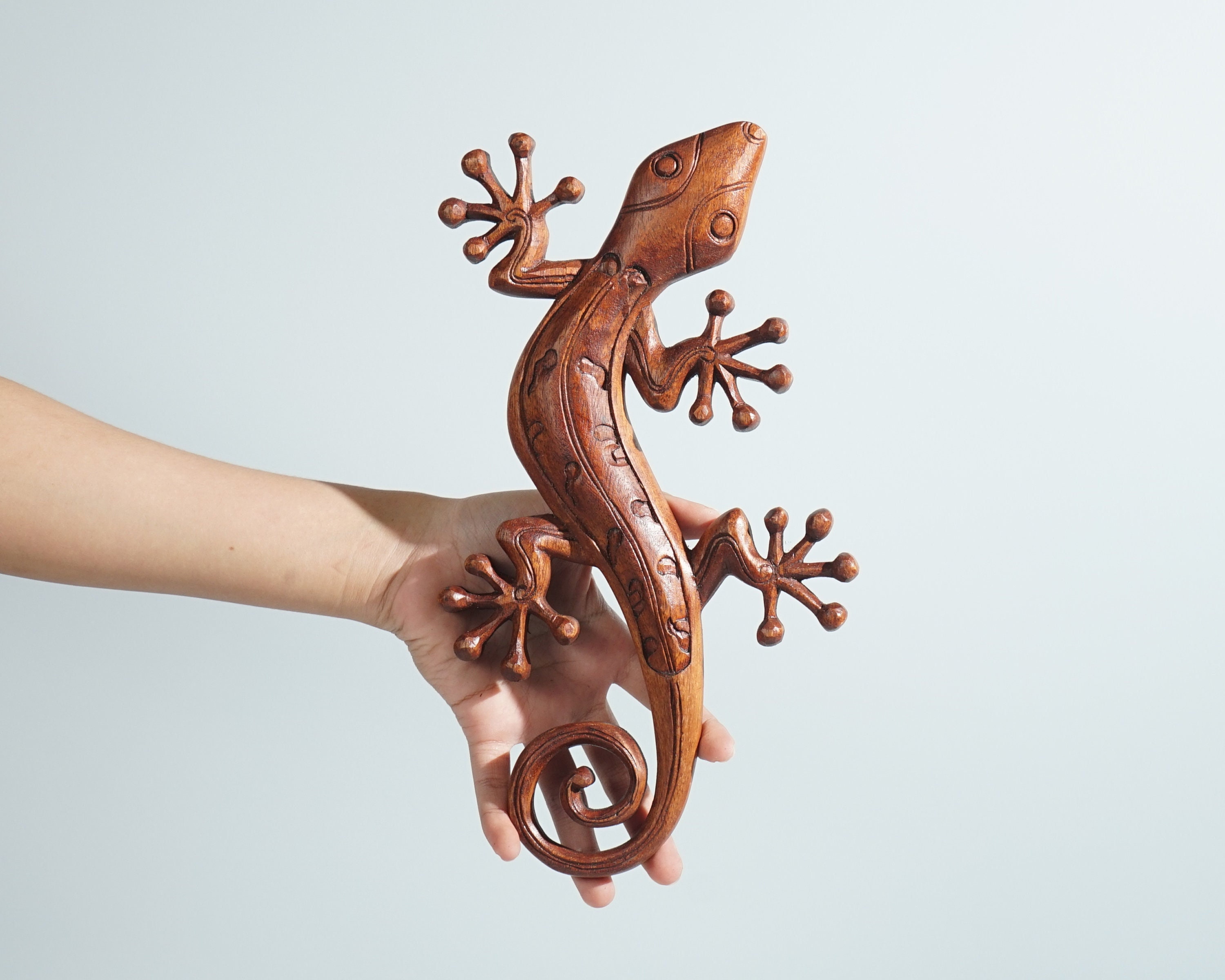 Gecko Wanddekor, Wandbehänge, Tierkunst, Holzstatue, Kunst, Holzschnitzerei, Hausdekor, Bürodekor, handgemachte Statue, Geschenk für Schwester