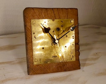 Reloj de pie, reloj de madera, reloj de escritorio, diseño único, regalo reciclado, reloj de bar industrial único, madera maciza, madera vieja