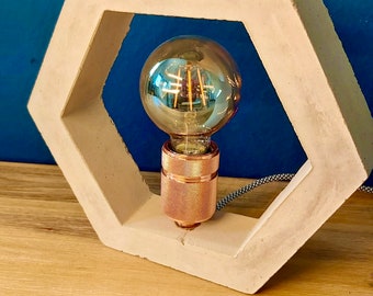 Betonlampe Hexagon Tischleuchte Unikat Nachttischlampe Geschenk Dekoleuchte Lampe Schreibtischlampe Vintage Handgefertigt Beton Einzigartig