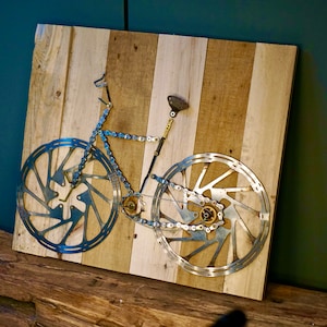 Upcycling bicycle picture Handmade Unique picture from recycled bicycle parts Gift Cycling Brake discs Bicycle chains Picture Collage