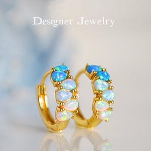 серьги-кольца с натуральным разноцветным опалом, серебро 925 пробы с покрытием из 18-каратного золота