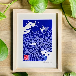 Handmade Blue Linocut Paper boat Brittany Sea-Linoprint-Linocut-Nature-Gift-Handmade-Art-Handprinted-Artisan avec cadre bois