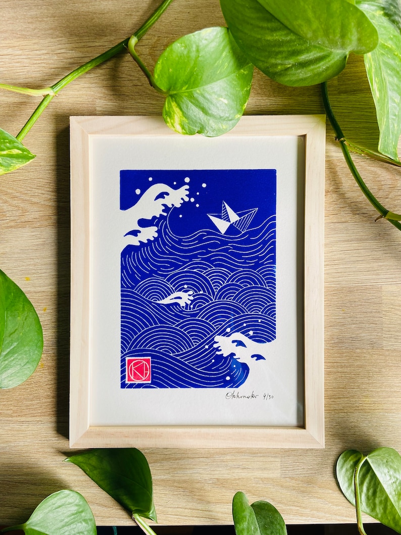 Handmade Blue Linocut Paper boat Brittany Sea-Linoprint-Linocut-Nature-Gift-Handmade-Art-Handprinted-Artisan avec cadre bois