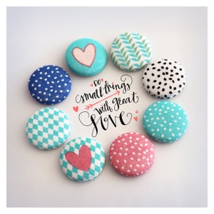 Set van 4 stoffen speldjes | Leuke stoffen knoopspelden | Handgemaakte stoffen broches | Unieke stoffen badges | Leuke accessoires voor iedereen