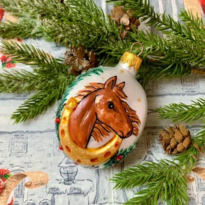 Horse Christmas Ornament – Hand Painted Glass Bauble with Brown Horse and Golden Horseshoe – Vintage Animal Tree Decoration