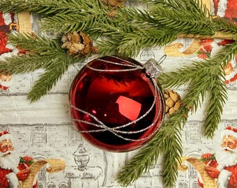 Handmade Red Glass Ornament – Silver Glitter Swirl Bauble – Classic Christmas Tree Decor – Festive Red Holiday Ball – Elegant Xmas Ornament