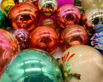 Assorted Vintage Glass Christmas Ornaments – Custom Retro Tree Set
