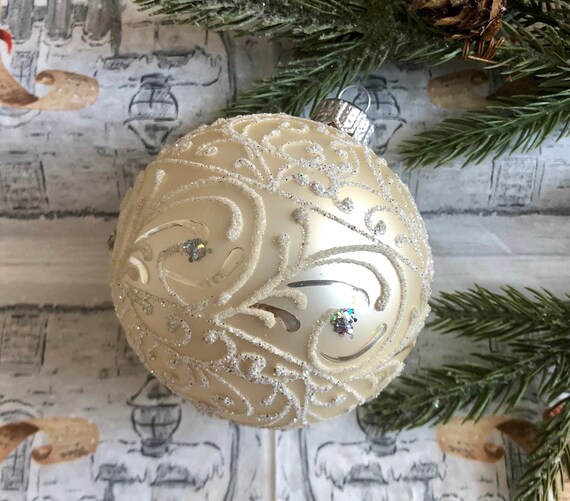 Weihnachtsschmuck, Weißer Christbaum mundgeblasene Glaskugel, handgemachte Christbaumkugeln, Weihnachtskugeln, Christbaumschmuck 2022