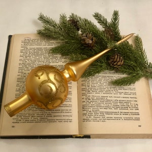 Gold Glass Tree Topper – Handmade Christmas Ornament – Elegant Holiday Decor – Vintage Inspired Xmas Finial