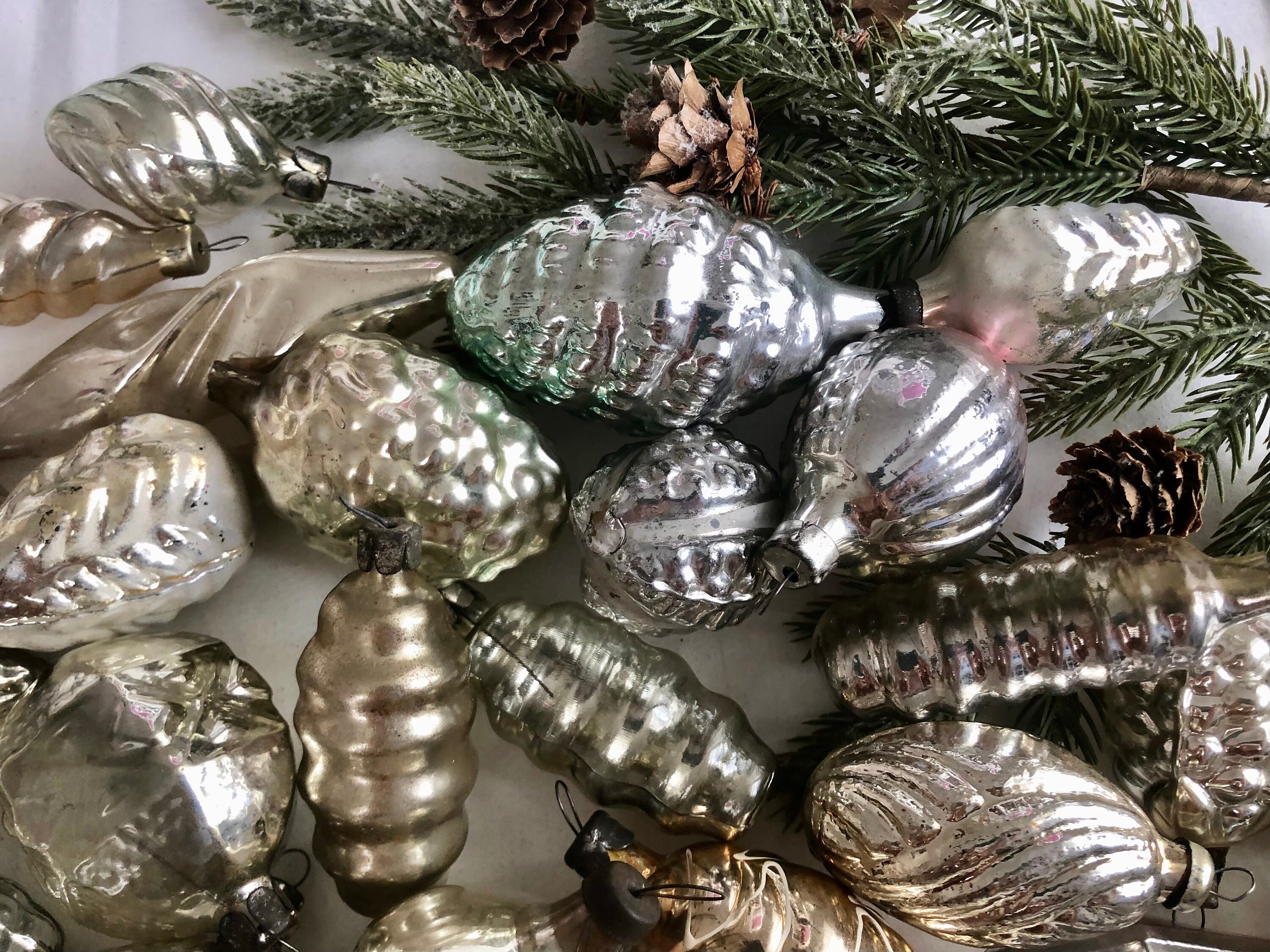 boule de noel en verre ancienne : vintage & artisanale