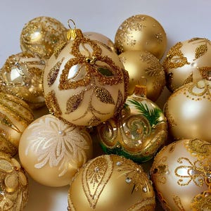 Luxury Set of 10 Gold Baubles – Handmade Glass Christmas Ornaments – Shiny Glitter Balls – Elegant Holiday Decorations