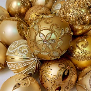 Luxury Gold Glass Ornaments – 10 Assorted Handmade Christmas Baubles – Elegant Holiday Tree Decorations – Festive Gold Decor