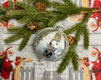 White Christmas Ornament – Handmade Glass Bauble with Silver Star Design – Luxury Holiday Decoration – Winter Wonderland Ornament