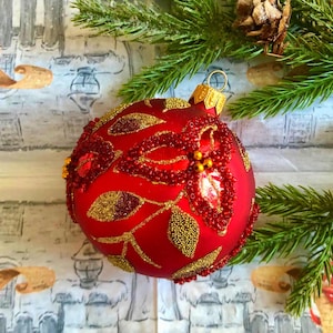 Red Christmas Ornament – 8 cm Hand Painted Glass Ball – Gold Glitter Floral Design – Vintage Style Holiday Tree Decoration