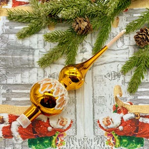 Small Gold Glass Christmas Tree Topper – Handmade Ornament with White Glitter Petal Design – Elegant Holiday Finial Decoration