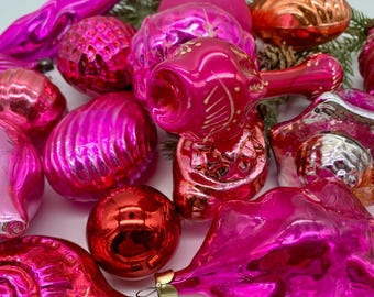 Adornos navideños vintage rosas – Colección de vidrio de la URSS – Adornos retro rosas raros – Juego rosa total – 50 piezas