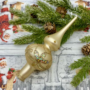 Christmas decor Beige Glass Tree Topper - Handmade Christmas Ornament - Vintage Winter Finial - Handcrafted Elegant Holiday Decoration