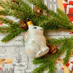 Glass Bunny Christmas Ornament – White Rabbit Bauble with Glitter – Handmade Animal Decoration – Vintage Style Tree Ornament