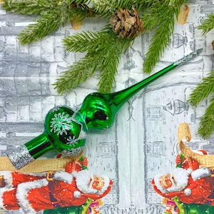 Green Christmas Tree Topper – Glass Finial with Silver Snowflakes – Handmade Ornament – Winter Holiday Decoration