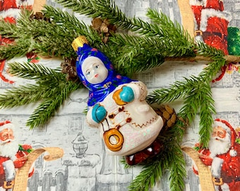 ガラス製ウクライナ人形オーナメント – 青いスカーフのマトリョーシカ