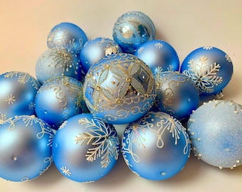 Handmade Glass Christmas Ornaments Set – Winter Blue Frosted Tree Decorations – Elegant Snowflake Holiday Decor