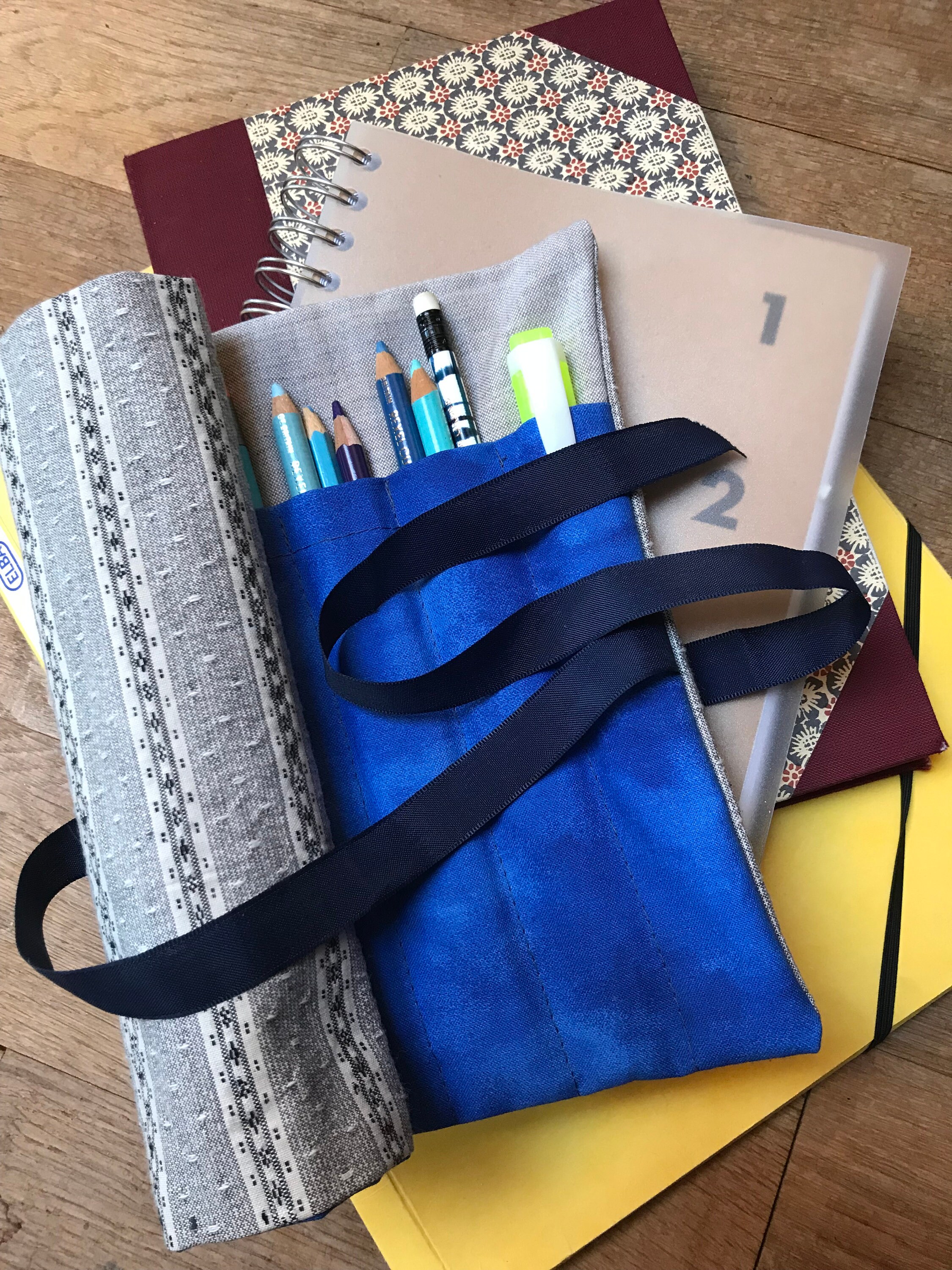 Trousse Rouleau Bleue Pour Stylo-Pinceau-Crayon