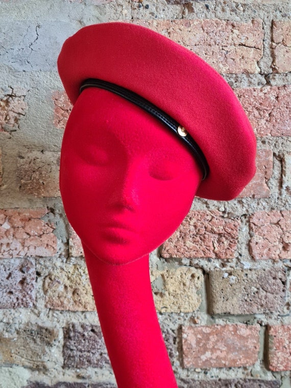 versace red beret