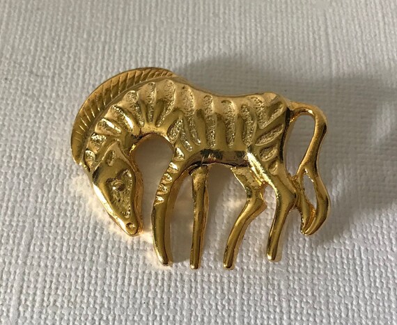 Vintage zebra brooch, gold zebra pin, zebra jewelry, animal brooch, Noah's ark brooch, zebra pin, gold zebra pin, African animals, zebra pin