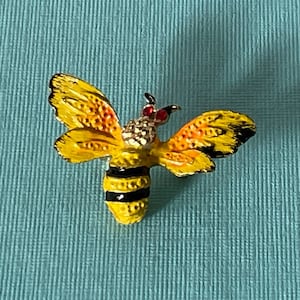 Vintage bumble bee brooch, red eye insect brooch, rhinestone bee pin, bee jewelry, bee brooch vintage, bee pin, rhinestone bee brooch, bee
