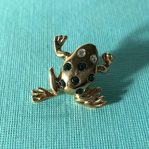 Vintage frog tie tack, rhinestone frog lapel pin, frog hat pin, rhinestone frog hat pin, green rhinestone frog brooch, vintage frog brooch