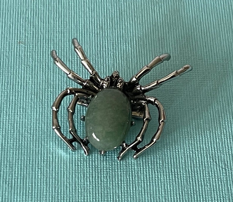 Green spider brooch, green aventurine spider pin, Halloween spider pin, tarantula spider pin, wedding spider brooch, lucky spider, jewelry image 1