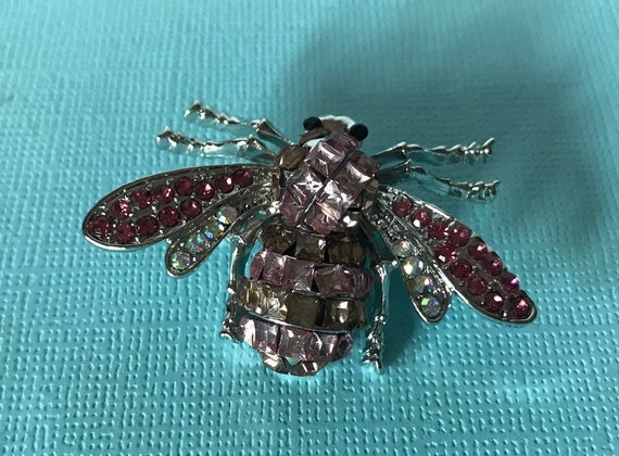 Pink rhinestone bee pin, bee brooch, rhinestone b… - image 1