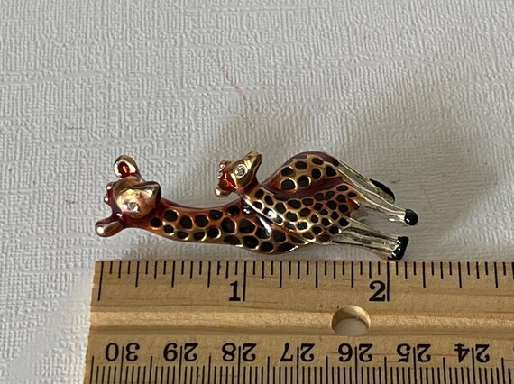 Vintage giraffe brooch, giraffe pin, giraffe jewelry, zoo animal, giraffe brooch vintage, African animals, giraffe brooch, giraffe pins View 6