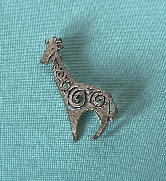 Vintage giraffe pin, pewter giraffe brooch
