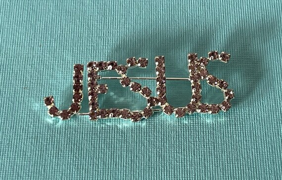 Vintage Jesus brooch, lavender Jesus pin, light purple Jesus brooch, Rhinestone Jesus pin, Christian jewelry, religious gifts, JESUS brooch