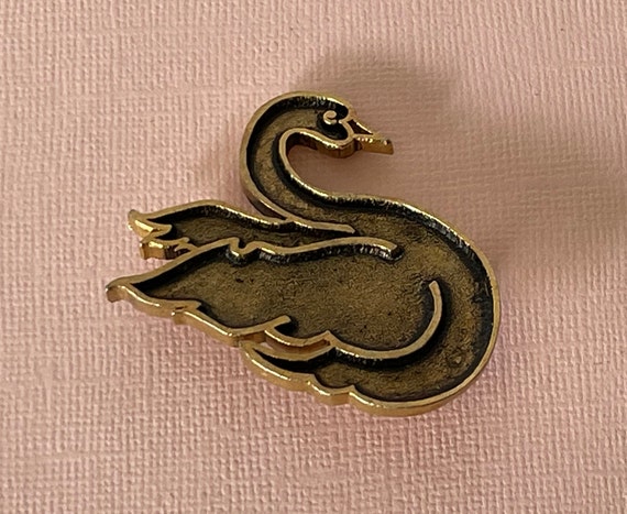 Vintage swan brooch, bird brooch, swan pin, gold … - image 1